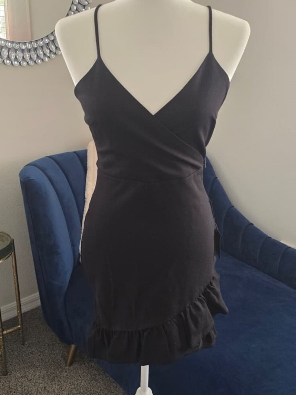 Lulus Black V-Neck Ruffle-Hem Bodycon Mini Dress - Small - NWT